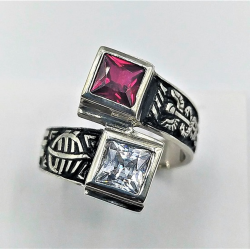 Anel Curso Ouro 19k 2 Zircónias